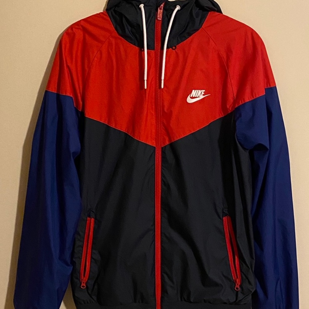 Small Men’s Nike Hoodie Windbreaker